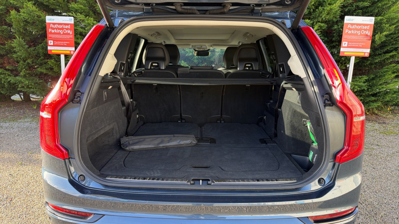 Volvo XC90 2.0 B5P Plus Edition Dark 5dr AWD Geartronic Petrol Estate